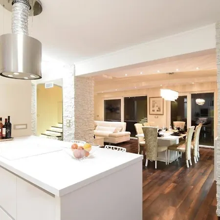 Holiday home Ferienhaus In Rubesi Mit Privatem Pool Und Meerblick *